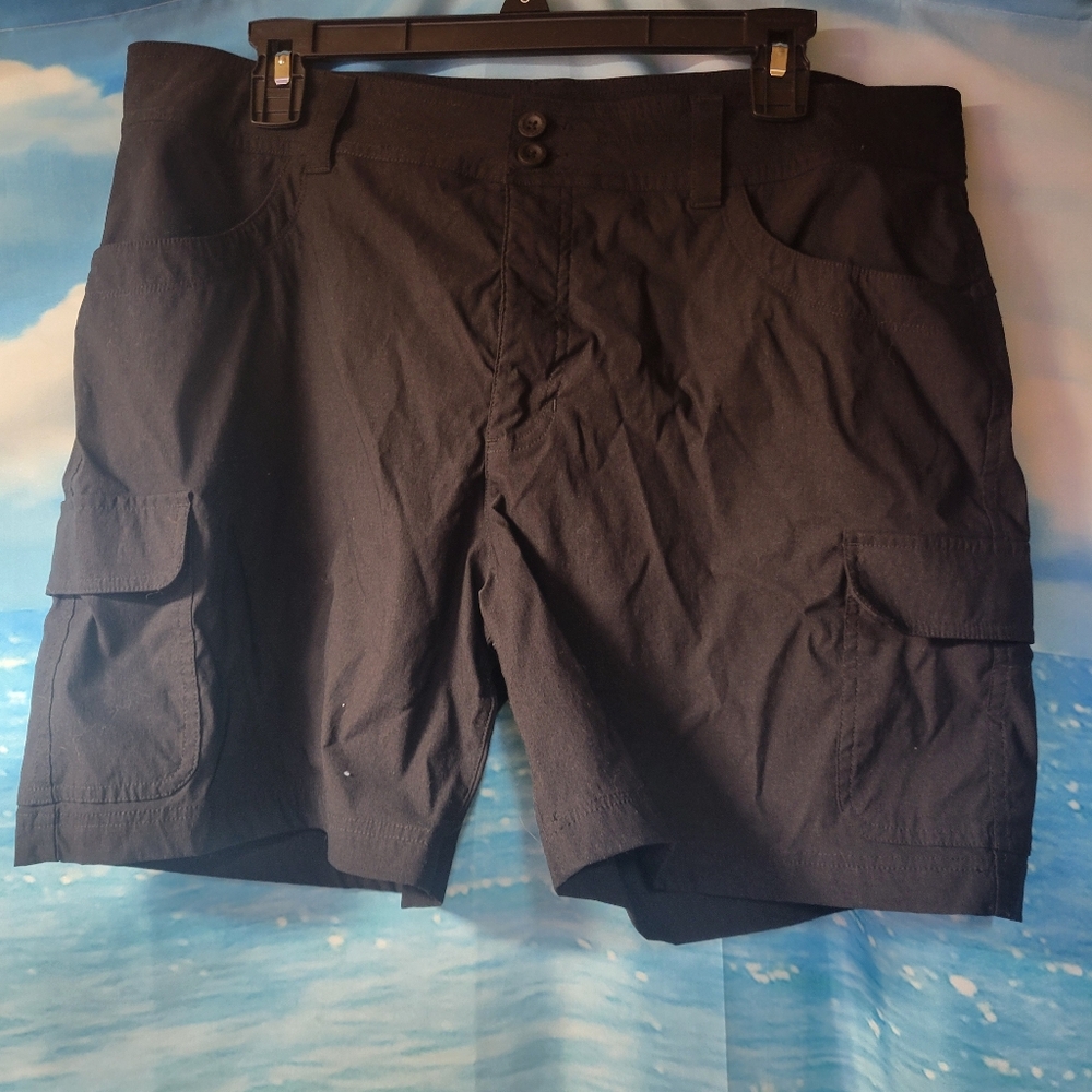Eddie‎ Bauer Women's Black Summer Trail Cargo Short Size 14